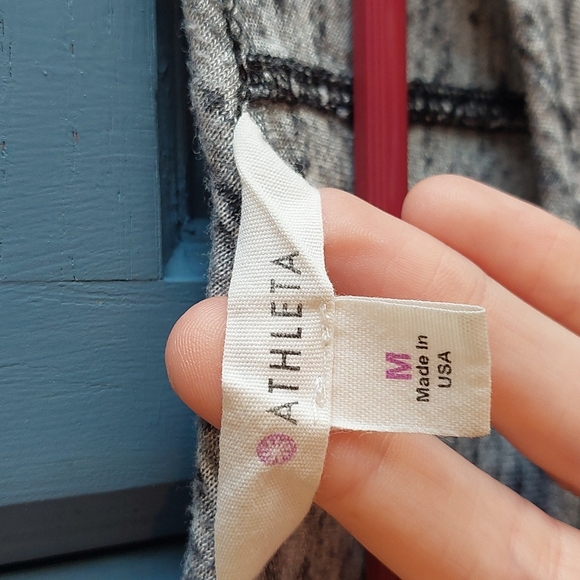 Athleta T Shirt - Picture 4 of 4